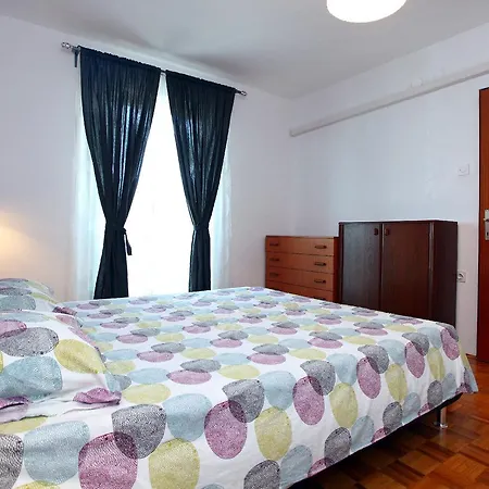 Apartment Three-bedroom Spacious Modern Ss Lucija