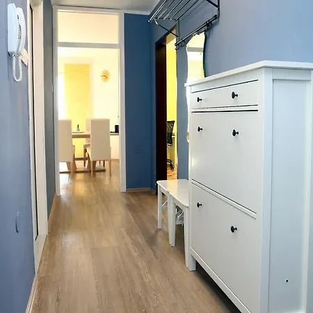 Three-bedroom Spacious Modern Ss Apartment Lucija